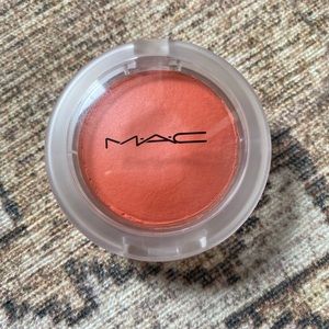 MAC GLOW PLAY BLUSH